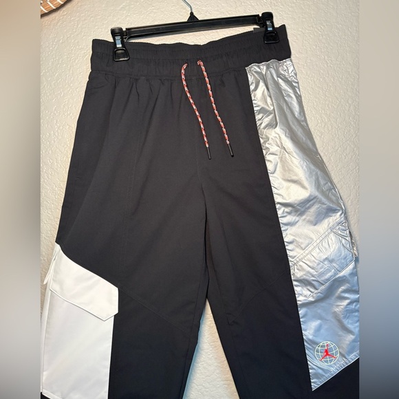 Air Jordan Winter Utility Womens Pants Size S Joggers Black Silver NWT - Picture 7 of 15